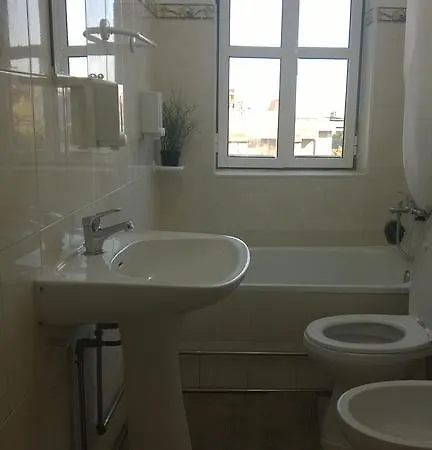 Marques Gardens Hostal